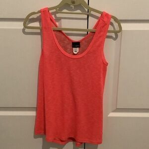 Daytrip, bright pink tank with bow